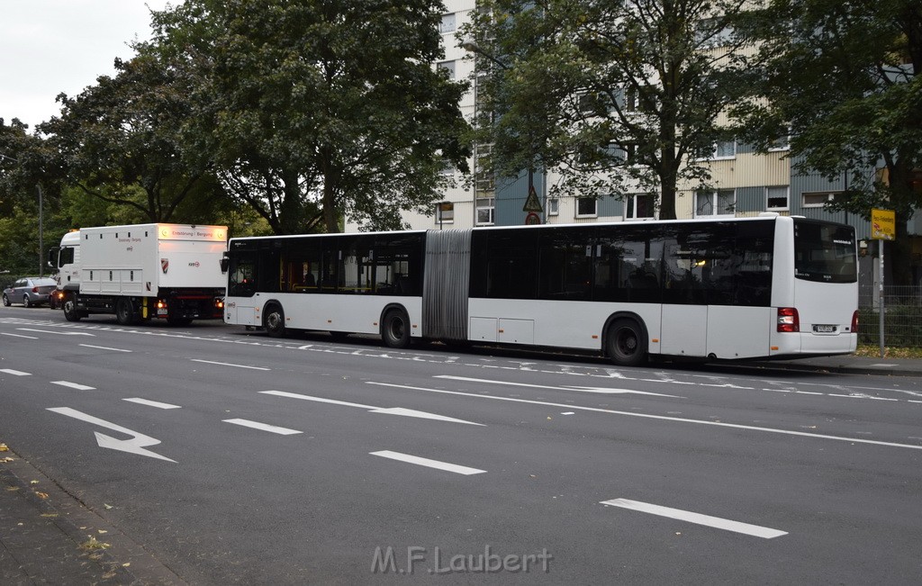 VU Bus Pkw Koeln Porz Gremberghoven Steinstr Konrad Adenauerstr P59.JPG - Miklos Laubert